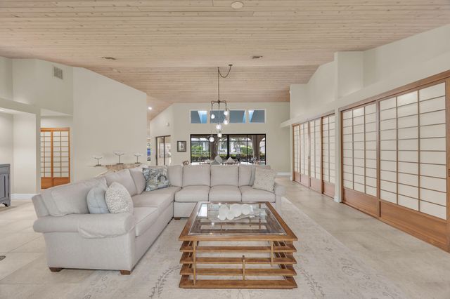 9067 SE Star Island Way, Hobe Sound, FL 33455