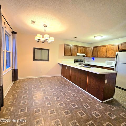 2700 Thackery Road 31, Greenville, NC 27858