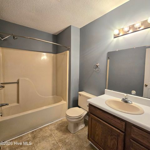 2700 Thackery Road 31, Greenville, NC 27858