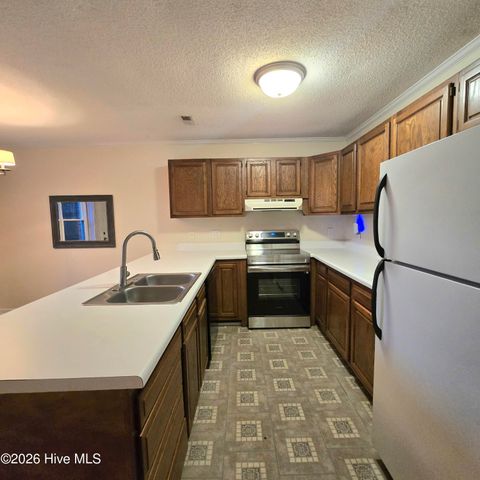 2700 Thackery Road 31, Greenville, NC 27858