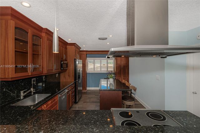 1551 SE 24th Ave, Pompano Beach, FL 33062