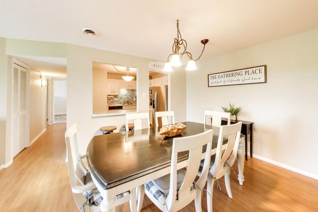 5840 W 104th Street 415, Oak Lawn, IL 60453