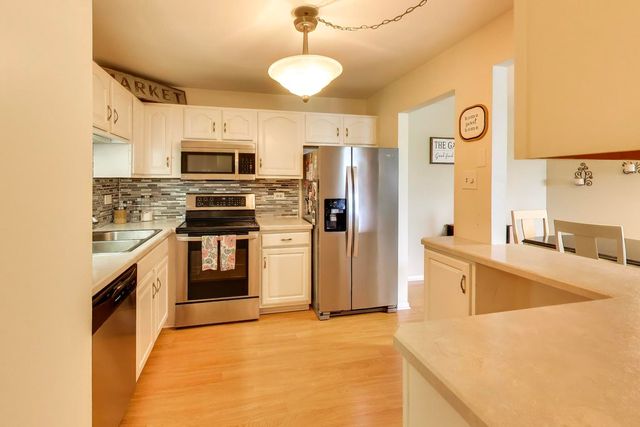 5840 W 104th Street 415, Oak Lawn, IL 60453