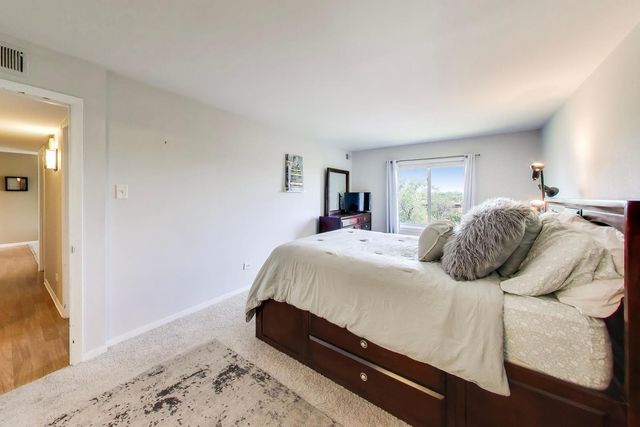 5840 W 104th Street 415, Oak Lawn, IL 60453