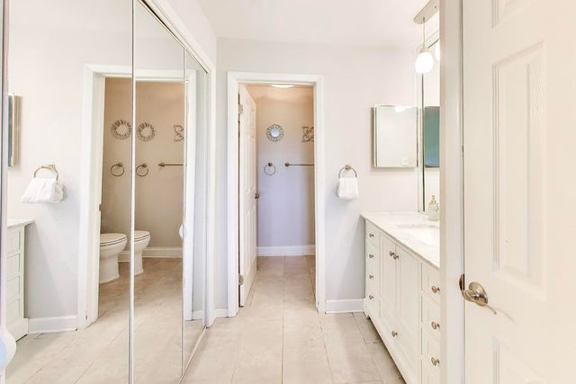 5840 W 104th Street 415, Oak Lawn, IL 60453