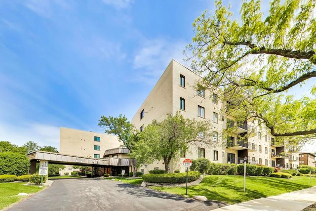 5840 W 104th Street 415, Oak Lawn, IL 60453