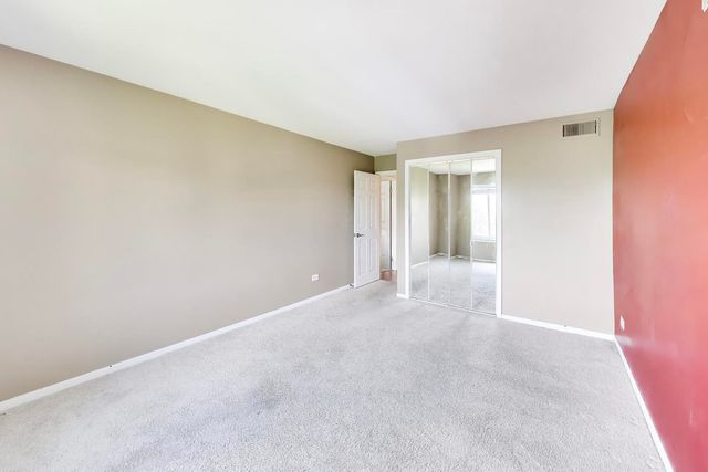 5840 W 104th Street 415, Oak Lawn, IL 60453