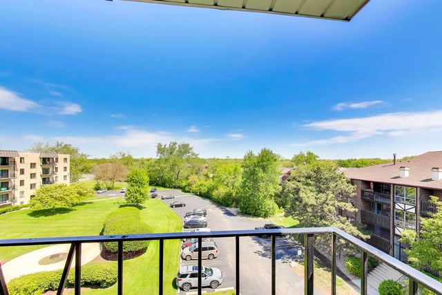 5840 W 104th Street 415, Oak Lawn, IL 60453