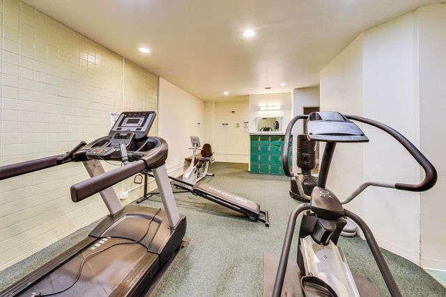 5840 W 104th Street 415, Oak Lawn, IL 60453