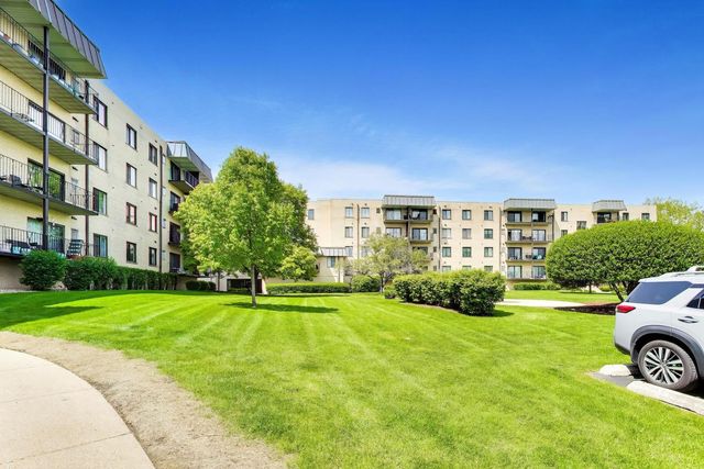 5840 W 104th Street 415, Oak Lawn, IL 60453
