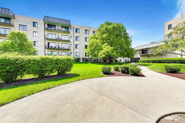 5840 W 104th Street 415, Oak Lawn, IL 60453