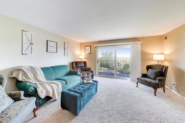 5840 W 104th Street 415, Oak Lawn, IL 60453