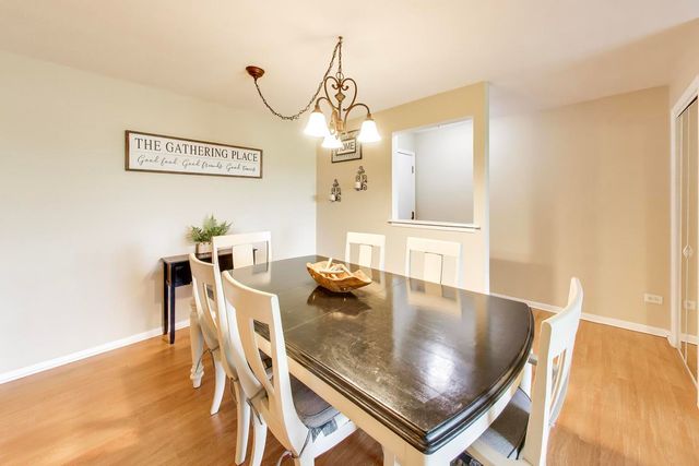 5840 W 104th Street 415, Oak Lawn, IL 60453