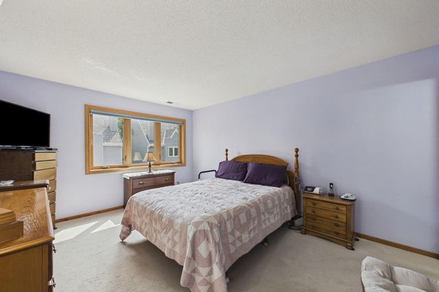 32 11th Avenue S 215, Hopkins, MN 55343