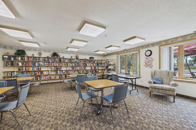 32 11th Avenue S 215, Hopkins, MN 55343