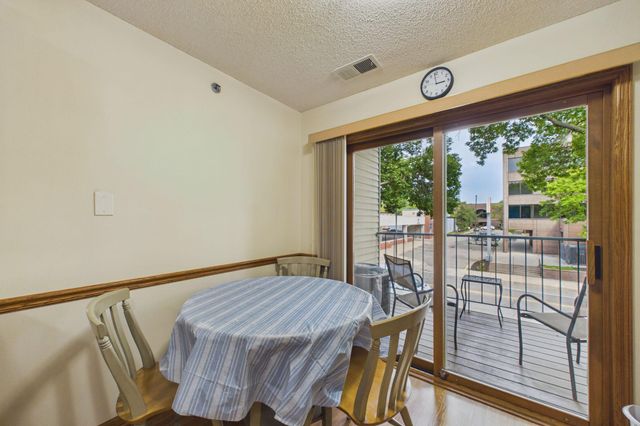 32 11th Avenue S 215, Hopkins, MN 55343