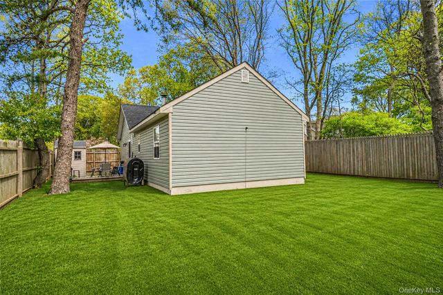 332 Commack Road, Shirley, NY 11967