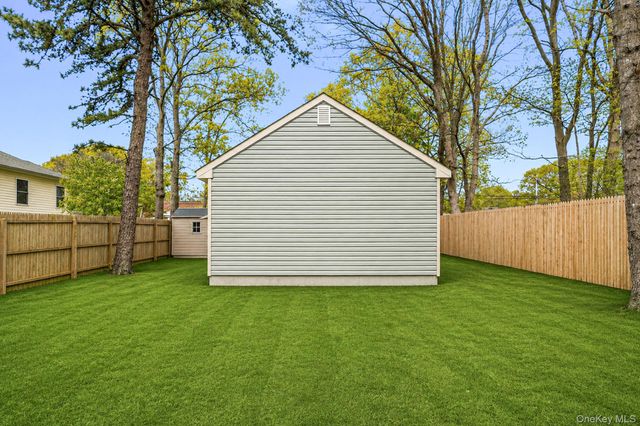 332 Commack Road, Shirley, NY 11967