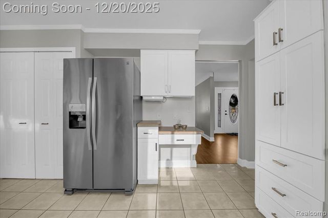 518 Charing Cross Drive, Grand Blanc, MI 48439