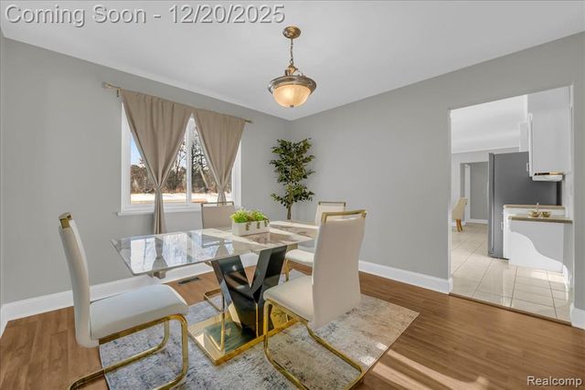 518 Charing Cross Drive, Grand Blanc, MI 48439