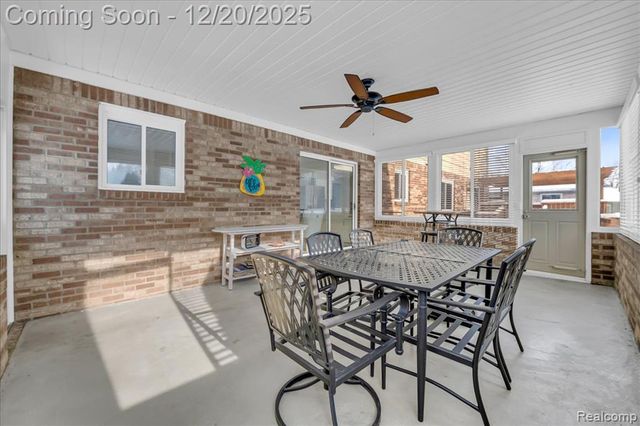 518 Charing Cross Drive, Grand Blanc, MI 48439