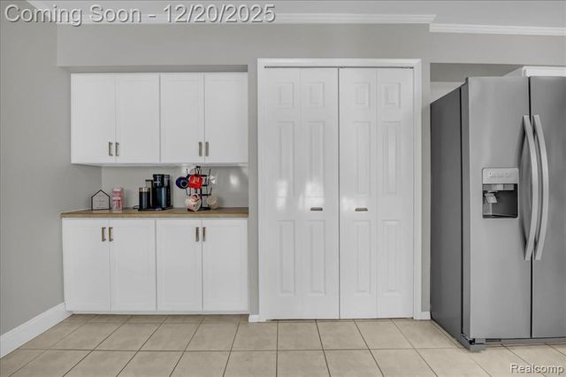 518 Charing Cross Drive, Grand Blanc, MI 48439