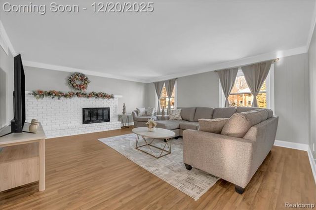 518 Charing Cross Drive, Grand Blanc, MI 48439