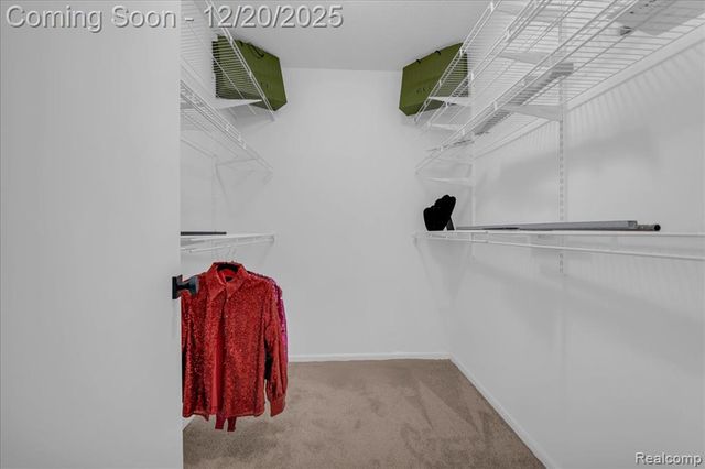 518 Charing Cross Drive, Grand Blanc, MI 48439