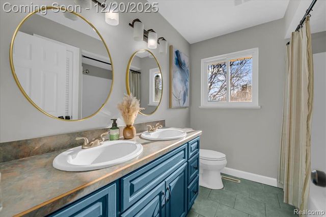 518 Charing Cross Drive, Grand Blanc, MI 48439