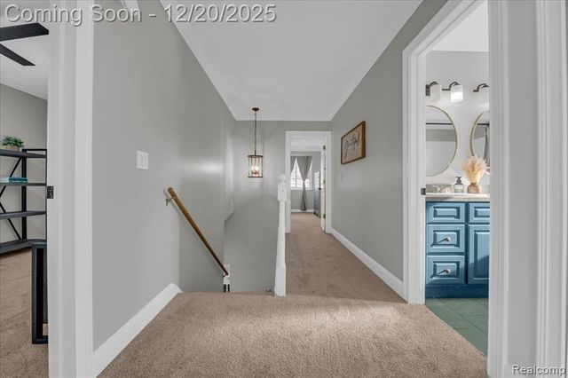 518 Charing Cross Drive, Grand Blanc, MI 48439