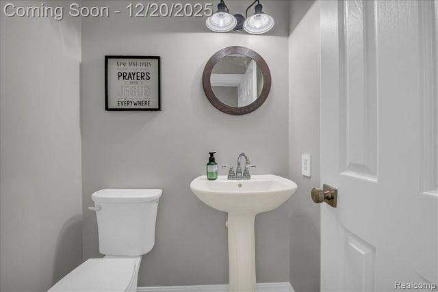 518 Charing Cross Drive, Grand Blanc, MI 48439