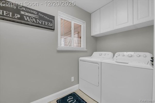 518 Charing Cross Drive, Grand Blanc, MI 48439