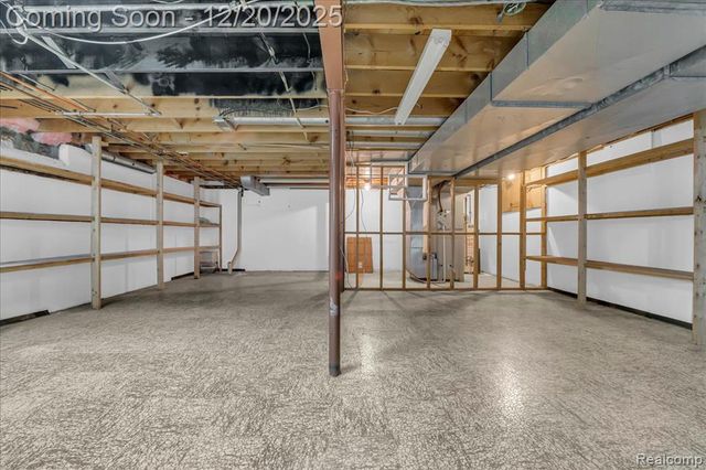 518 Charing Cross Drive, Grand Blanc, MI 48439