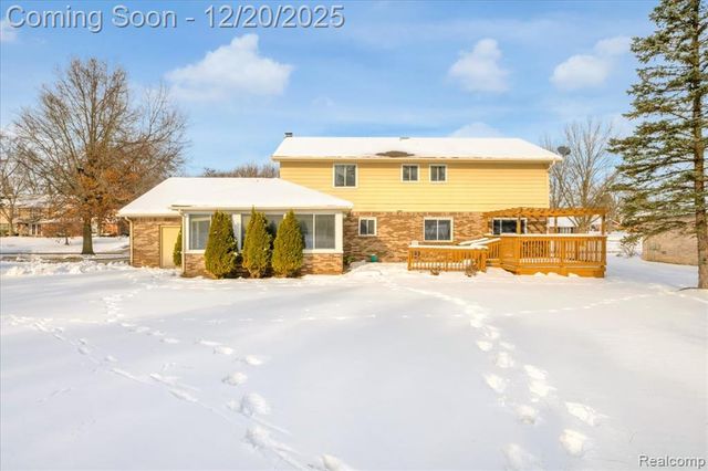 518 Charing Cross Drive, Grand Blanc, MI 48439