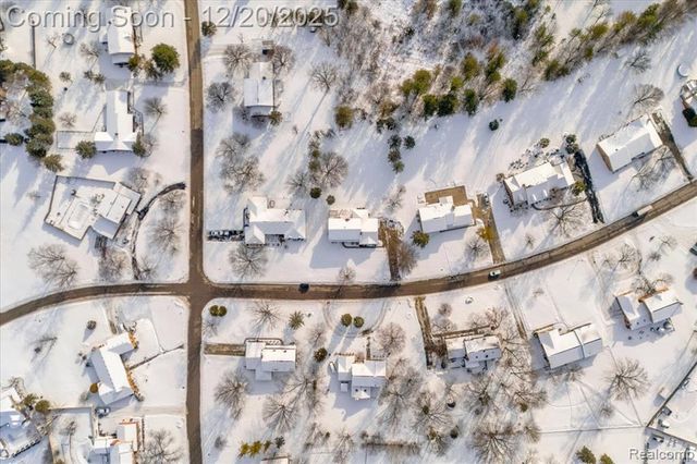 518 Charing Cross Drive, Grand Blanc, MI 48439