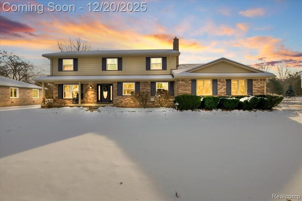 518 Charing Cross Drive, Grand Blanc, MI 48439