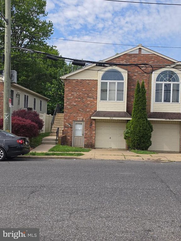 402 SOLLY AVE, Philadelphia, PA 19111