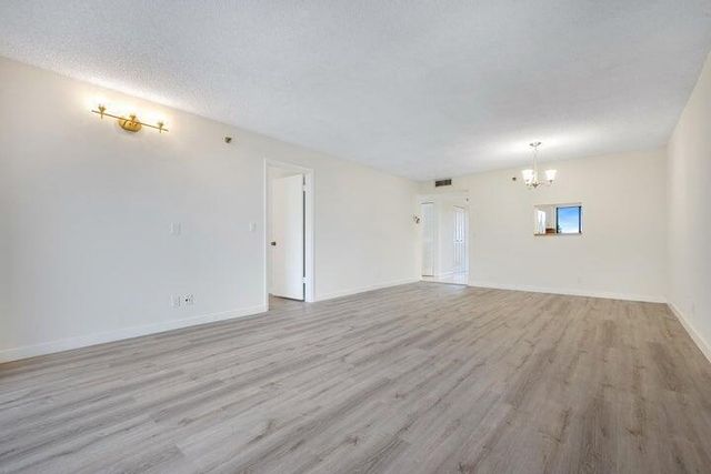 7770 Tahiti Lane 405, Lake Worth, FL 33467