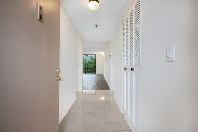 7770 Tahiti Lane 405, Lake Worth, FL 33467