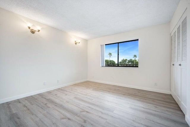 7770 Tahiti Lane 405, Lake Worth, FL 33467