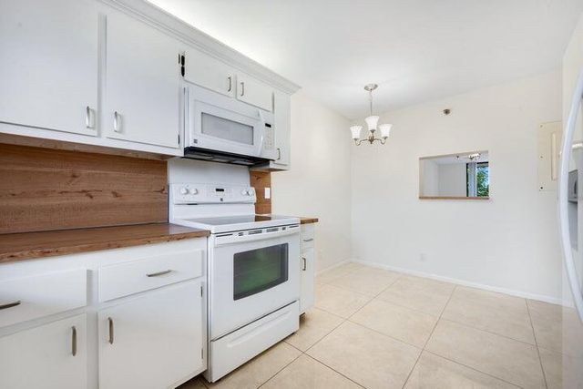 7770 Tahiti Lane 405, Lake Worth, FL 33467
