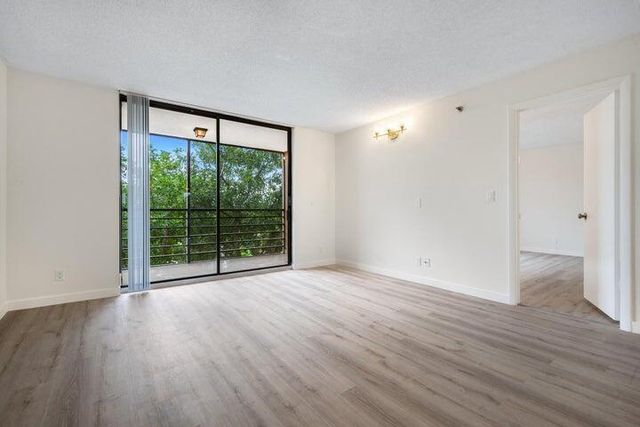 7770 Tahiti Lane 405, Lake Worth, FL 33467
