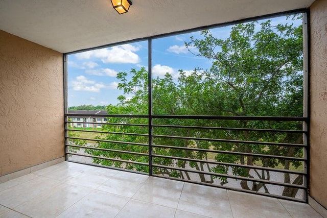 7770 Tahiti Lane 405, Lake Worth, FL 33467