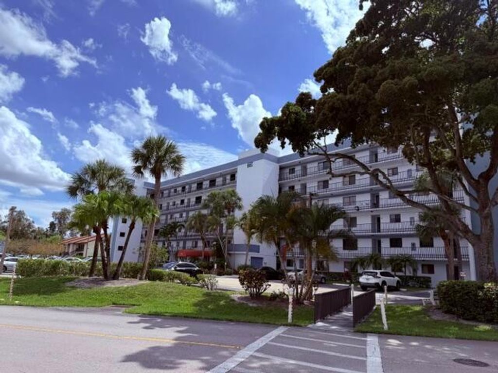 7770 Tahiti Lane 405, Lake Worth, FL 33467