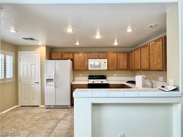 820 Sunrise Peak Lane 203, Las Vegas, NV 89144
