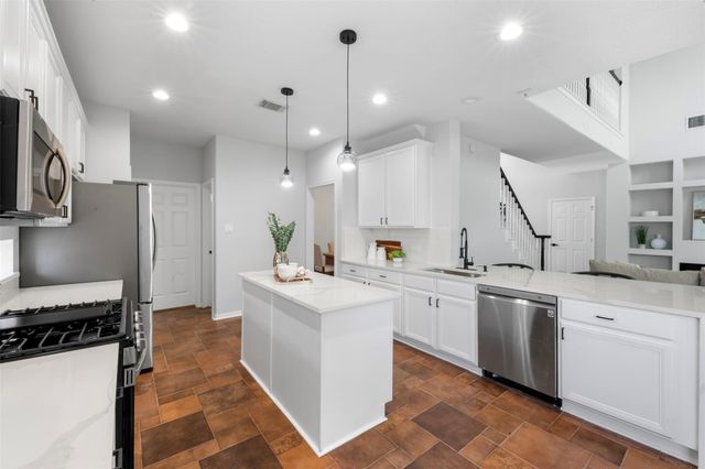 1202 Ivory Meadow Lane, Sugar Land, TX 77479