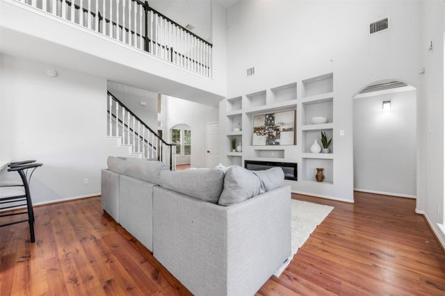 1202 Ivory Meadow Lane, Sugar Land, TX 77479