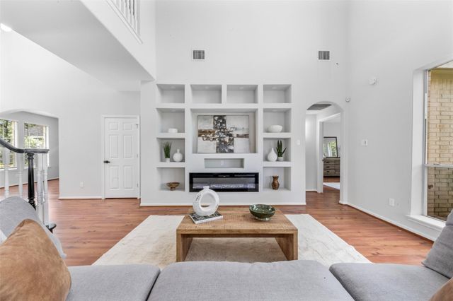 1202 Ivory Meadow Lane, Sugar Land, TX 77479