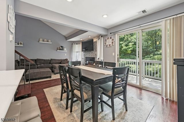 81 Boulder Run Rd, Paterson City, NJ 07501