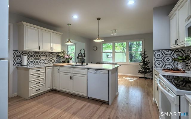 9 Canterbury Road 9, Hamden, CT 06514